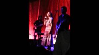 Minnie Driver - "Close to Me"