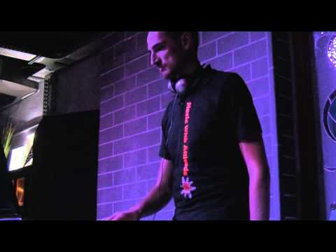 Side Liner at Loukoumi Bar 04 October 2013