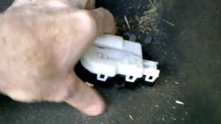 2008 Ford Taurus X SEL Blend Door Actuator Clicking Noise from dash Part 2 of 3