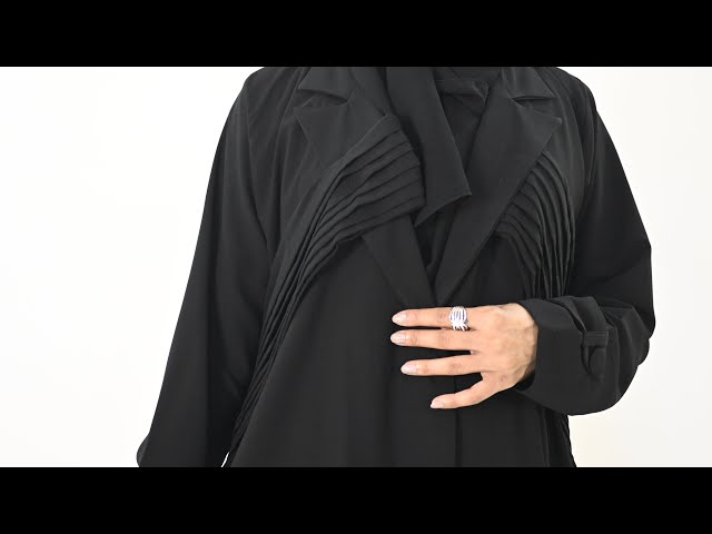 عباية بليزر بشريط كسرات ملفوف