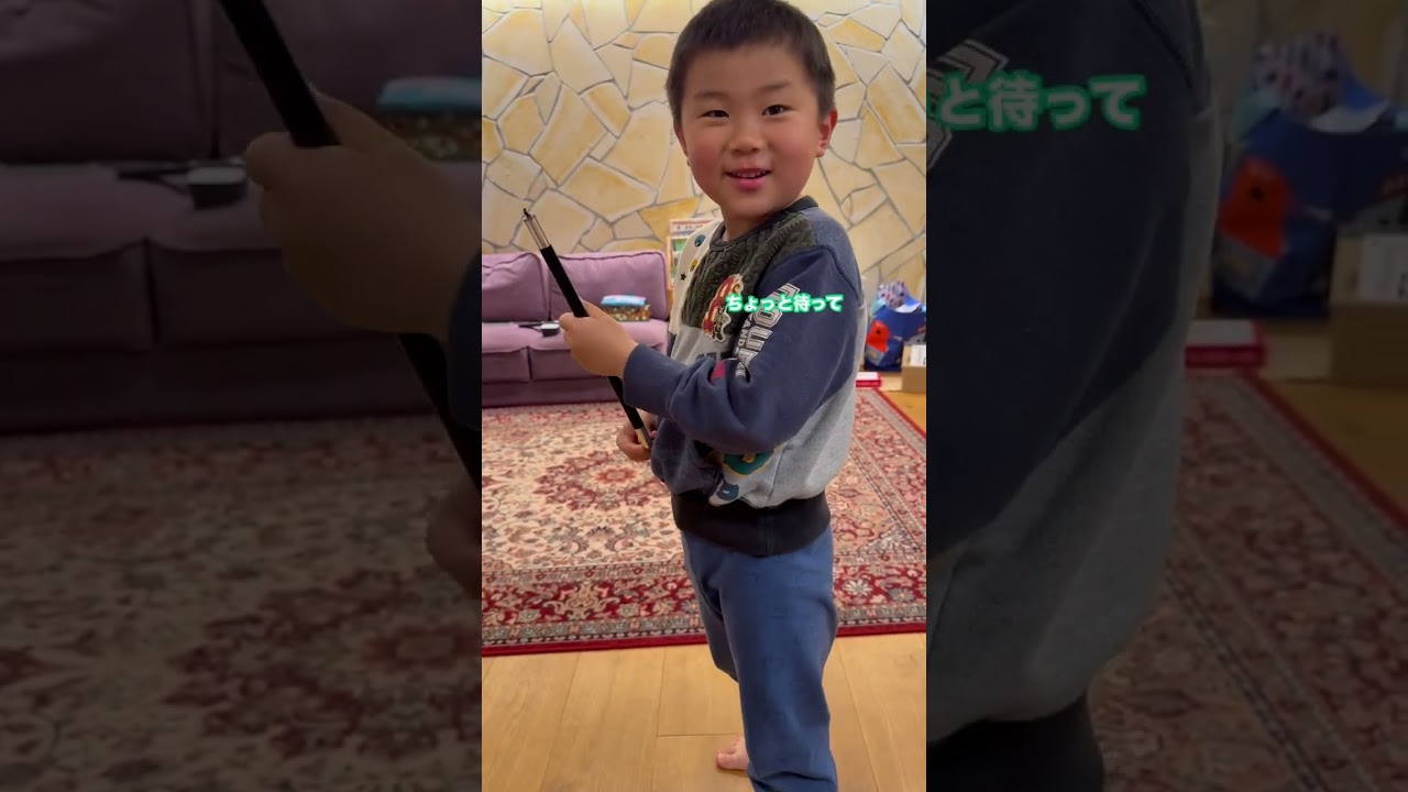 棒が上に移動する手品を披露❣️