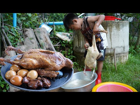 Little chef cook braised duck with confidence / Yummy braised duck cooking
