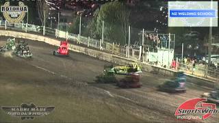 preview picture of video 'Rotorua Speedway BIG Hit on the Kyle Heibner Tank'