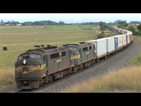 Railcar and container freight at Malmsbury.  Sun 13/03/11