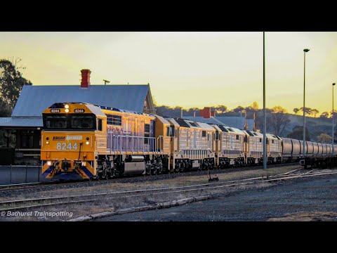 Australian Trains: 8136 Flour Train at Blayney