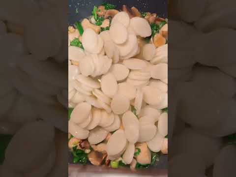 Trader Joe’s NEW Korean Rice Cake Stir Fry Recipe 🔥