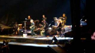 BRUCE SPRINGSTEEN held up without a gun GIANTS STADIUM NEW JERSEY 2008