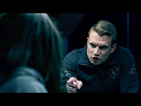 Street Harshly Interrogates The Drug Addict Mother - S.W.A.T 6x10