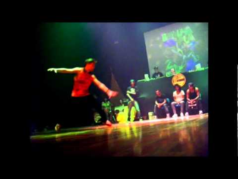 batalha na vila 2011 - BBOY DEMIAN VS TAYSON