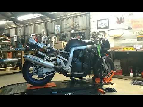 1995 Suzuki GSXR1100 sounds super sick...!