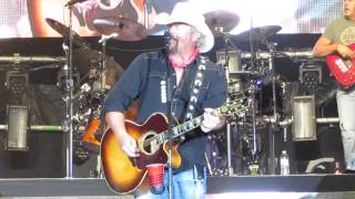 Toby Keith &#39;Beers Ago&#39;  Laughlin NV