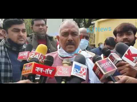 mananiy Rameshwar Singh Yadav purv vidhayak Aliganj media ko sambodhit Samajwadi Party