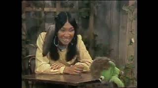 Classic Sesame Street - Buffy Sings Don't Be Shy