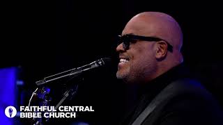 Israel Houghton honors Bishop Kenneth C. Ulmer at The Legacy of a Champion Concert