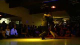 Ariadna Naveira y Fernando Sánchez en la Milonga 10 (19.06.2010) 1/4