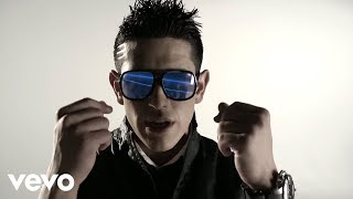 Pégate Más Music Video