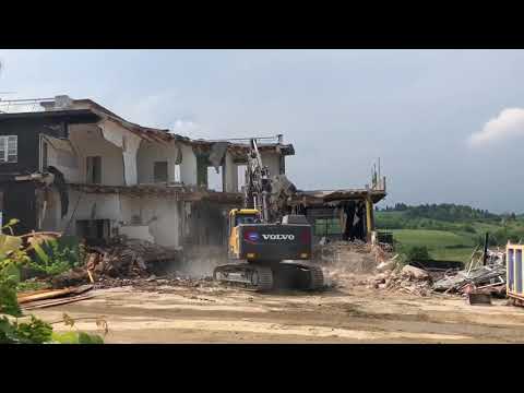 RIMINI: Demolito il Velvet Rock Club | VIDEO