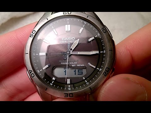 Adjust the hour manually and through radio Casio Wave Ceptor watch