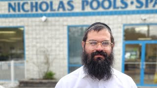 שירותי בנייה ותחזוקה מומחים לבריכות עם Nisi Gelbwachs, הבעלים של Nicholas Pools