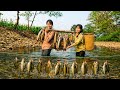 Fishing trip - Two sisters catch many big fish, sell them quickly.