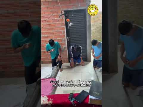 Moradora de Água Boa acolhe 15 jovens em casa e mobiliza comunidade por doações