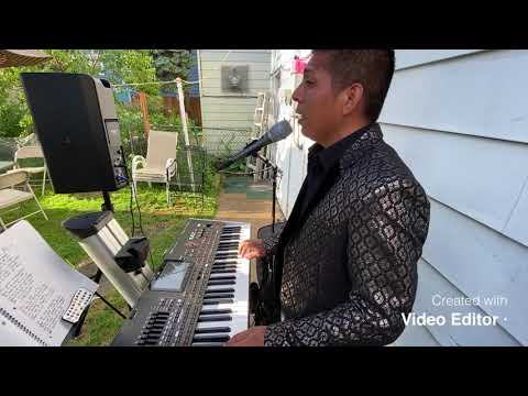 Reyes Garcia Tecladista de Chicago poniendo ambiente en una fiesta 773-603-7067