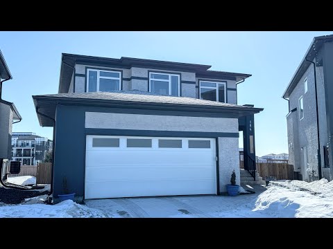 Why wait to build? This 💫 Fantastic newer turnkey Prairie Pointe 🏡 home is ready now!