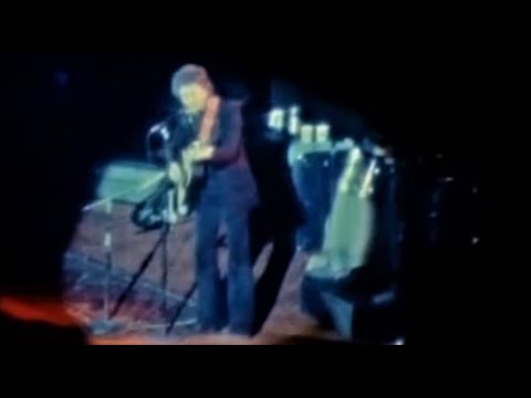 Rare Audience Footage of Bob Dylan Live in Uniondale, NY (January 28, 1974) [RESTORED AUDIO]