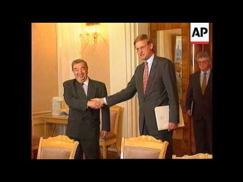 Russia - FM Primakov meets Carl Bildt