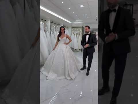 Kom deze prachtige trouwjurk 'Rebecca' passen in onze bruidszaak!