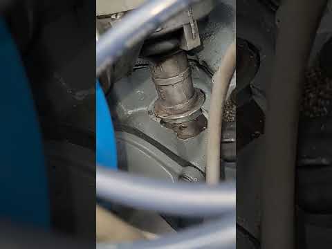 1984 Ford F150 4x4 351 Windsor HO engine swap: Priming and Timing #351w #351windsor