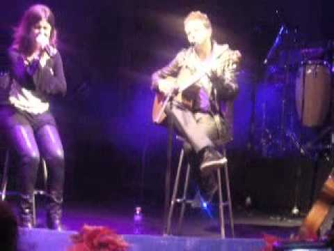 Pablo Alboran y Vanesa Martin-Perdoname- Concierto Navidad Cadena Dial