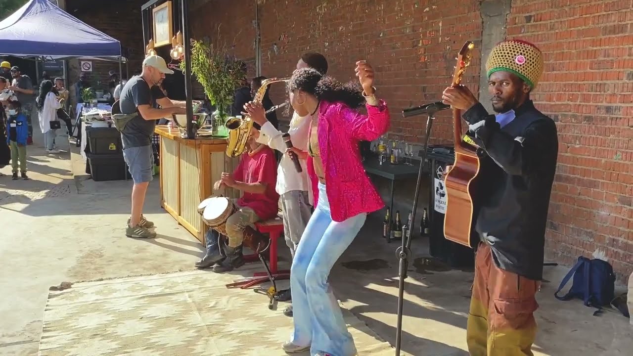 Shape of You エドシーラン | リアーナ Love on the Brain African Street Busking  (Azuri Street Symphony)