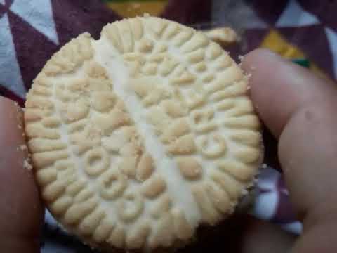 vanilla cream biscuit