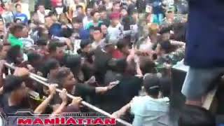 Download lagu Viral Aksi heroik pak tni membubarkan tawuran cendol dawet mp3