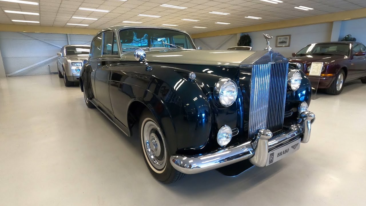 Rolls-Royce Silver Cloud II LWB with glass partition