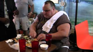 preview picture of video 'Extreme Food Challenge - Brian vs. Mr Gyros (Surround Sound)'