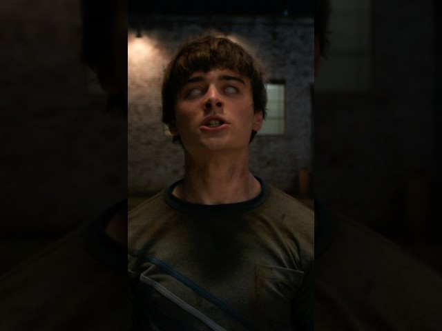 Vídeo relacionado con Stranger Things Will Versus Vecna Oficialmente Autorizado Camiseta