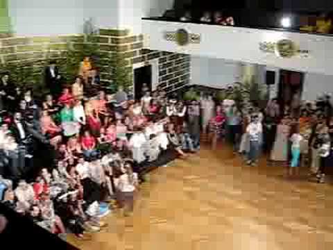 Kamēr gaidām "koru karu" rezultātus - "Cekulaina zīle dzied"