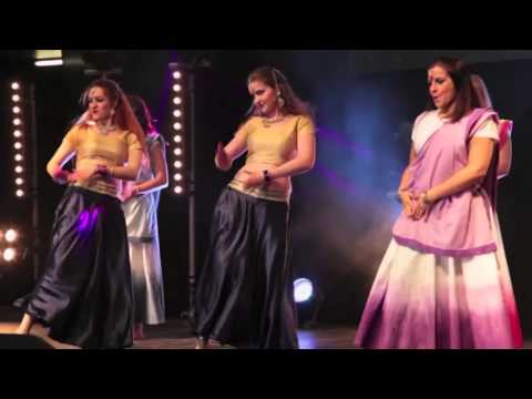 Bollywood Fusion Ireland - Ghagra//Chamak Challo Chel Chabeli//Daingad Daingad