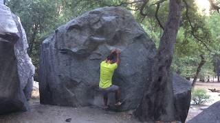 Video thumbnail de Marco's traverse, V1. Yosemite Valley