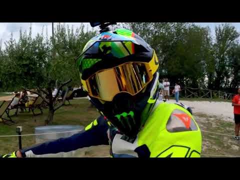 L'adrenalinico allenamento di Valentino Rossi con il flat track, sulla pista del VR46 ranch