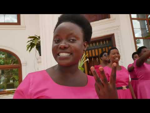 MILANGO MITATU UWANJANI SDA CHOIR TZ