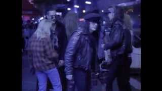 Mötley Crüe - Don't Go Away Mad (Just Go Away) (Official Video)