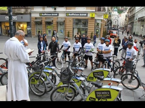 Biciklisti Marije Zvijezde sa kardinalom Turksonom i biskupom Komaricom u Banja Luci