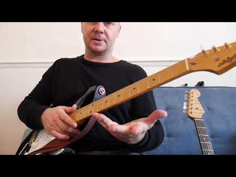 Mark Knopfler right hand technique explained - Lesson