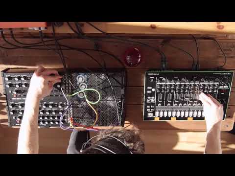 "Alpha Centauri" - Industrial Techno [2x DFAM, TR-8]