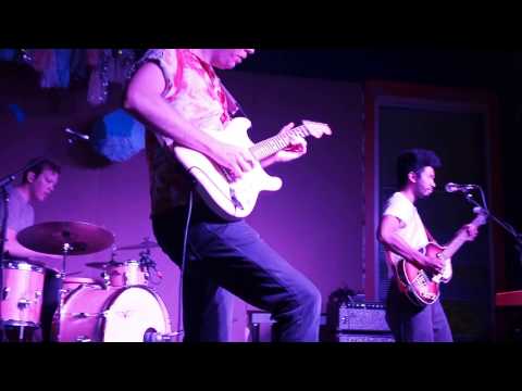 Chaz Bundick Meets The Mattson 2 - 'Star Stuff' (Live at Duke Coffeehouse)