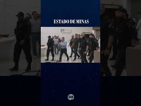 Bolsonaro é preso pela Polícia Federal