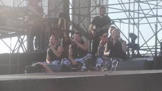 98 Degrees &quot;The Way You Want Me To&quot;, &quot;Dizzy&quot;, &quot;Invisible Man&quot;, &quot;Hardest Thing&quot; TRL Medley